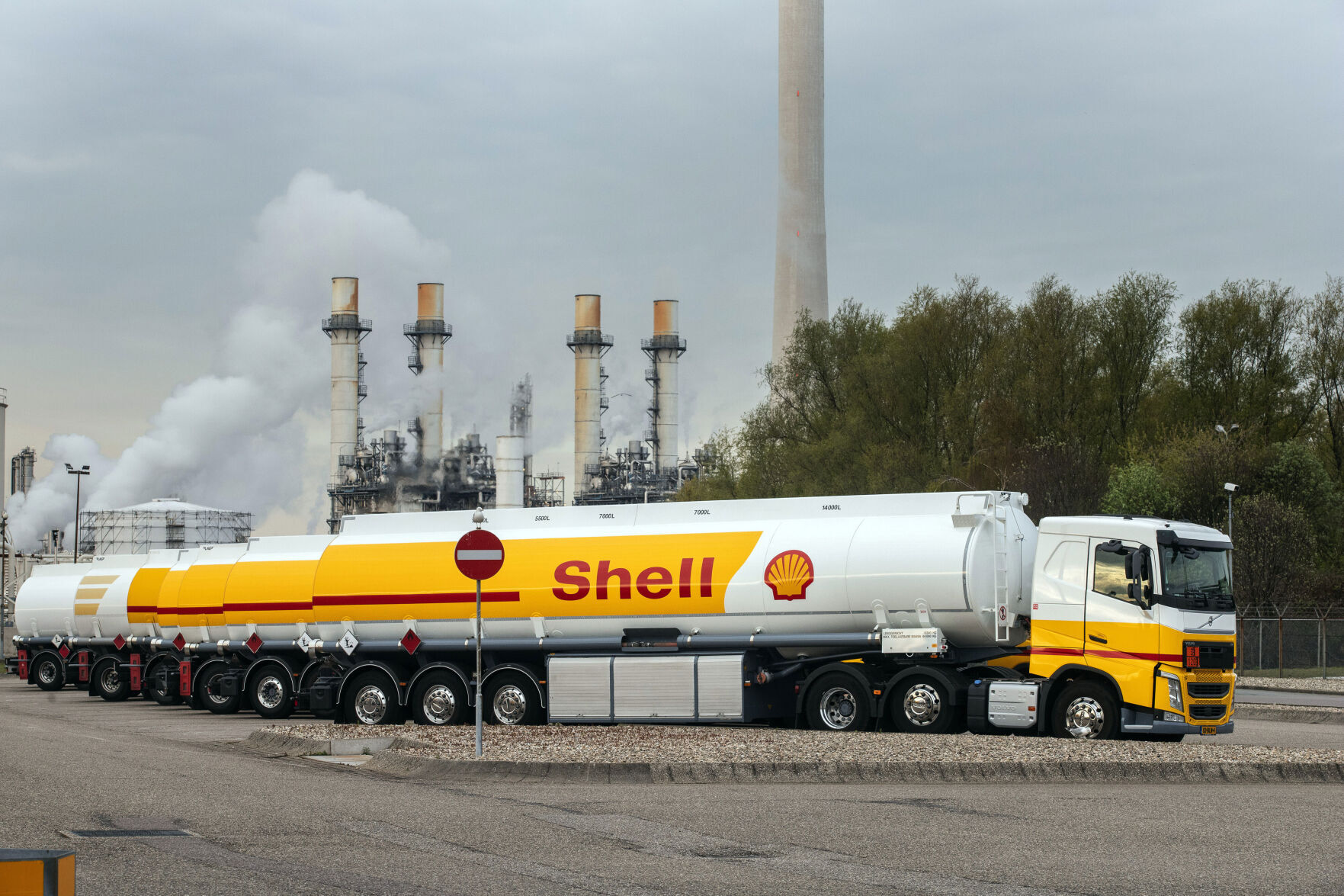 Shell CEO: We will cut emissions faster but the world needs to use less oil